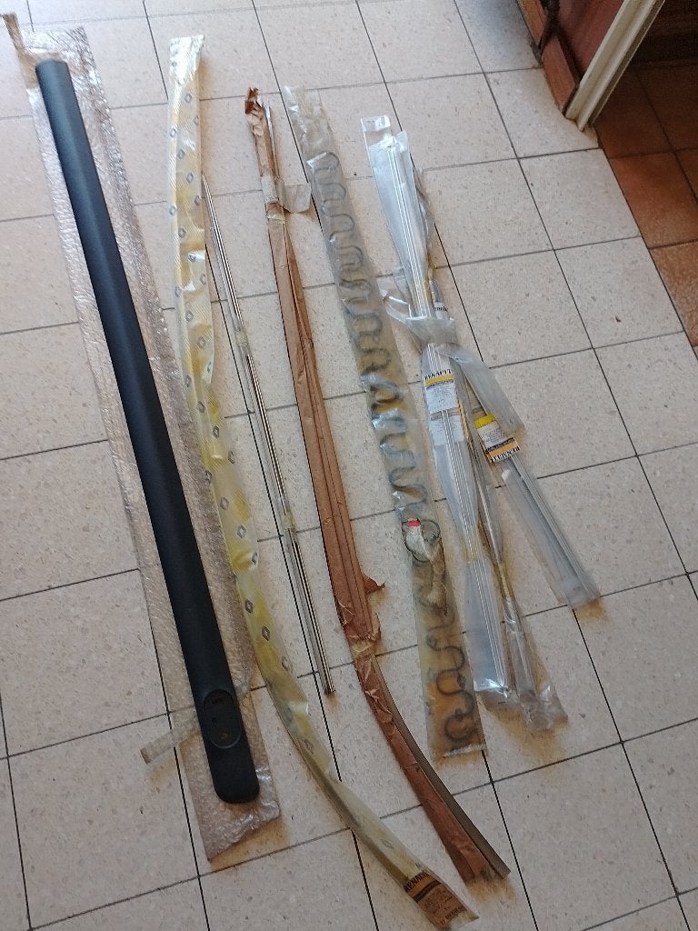 Baguettes, moulures, amort.siège Renault, Autos : Pièces & Accessoires, Enlèvement ou Envoi, Renault