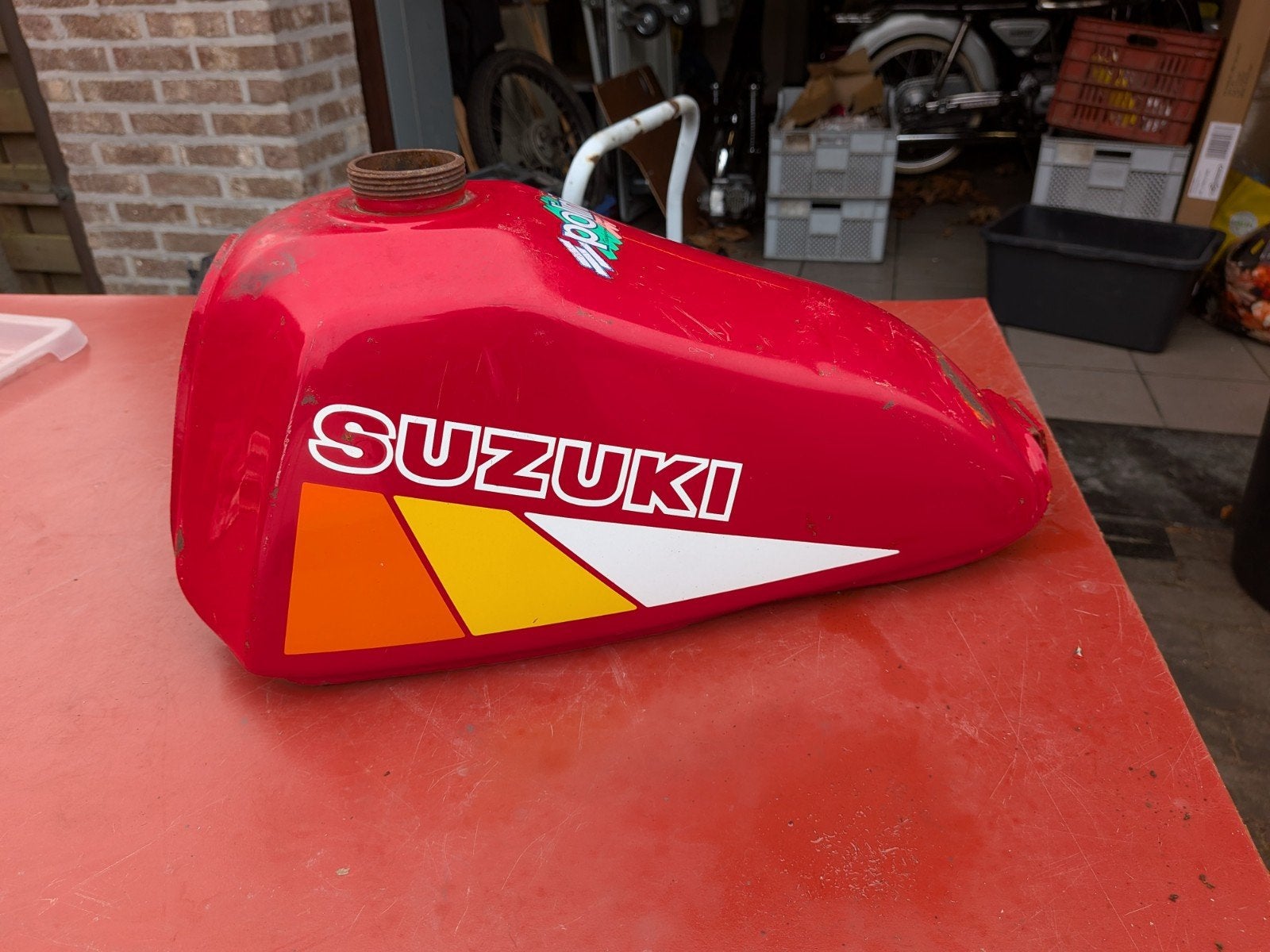 Suzuki ts 50 er tank, Enlèvement, Réservoir
