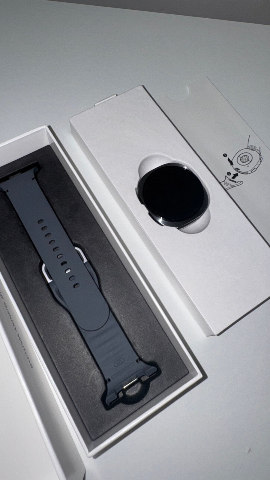 Samsung Galaxy Watch 8 NOUVEAU, Enlèvement ou Envoi, Avancer d'un pas, Neuf, Samsung