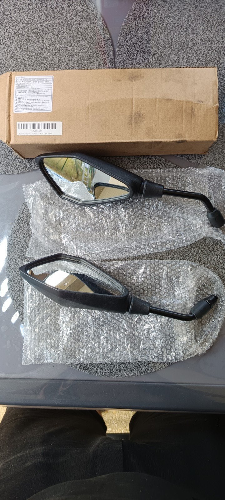 Paire de rétroviseur neuf pour Triumph trident 660 , Tiger, Triumph