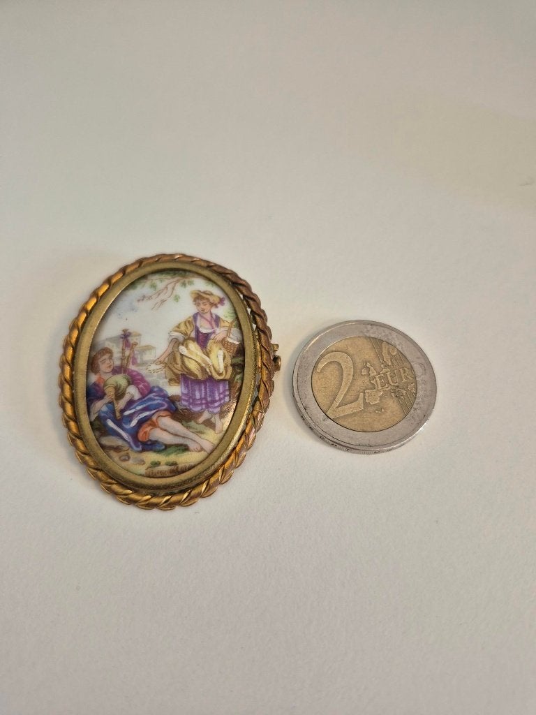 Vintage Limoges broche handgeschilderd tafereel jaren '50, Bijoux, Sacs & Beauté, Broches, Autres couleurs, 4 à 7 cm, Enlèvement