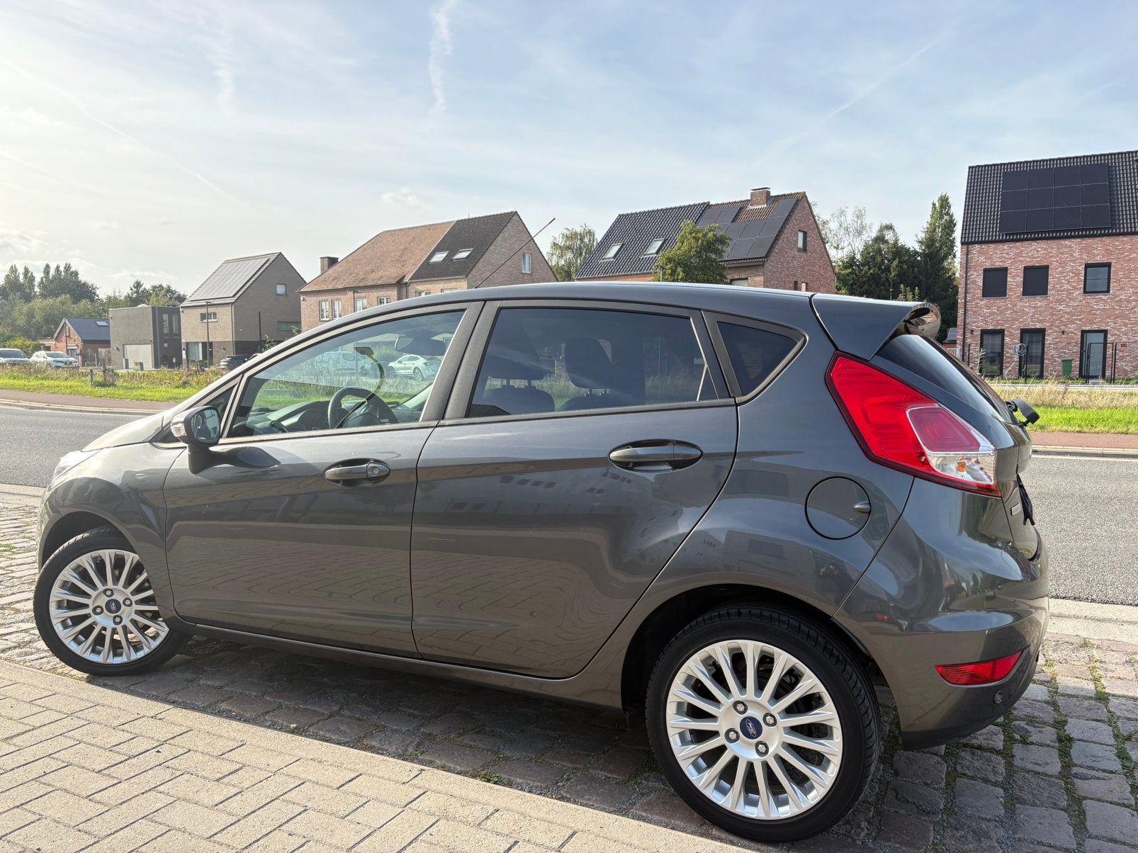 Ford Fiesta | 12 Maanden Garantie | 52 Dkm |Benzine | 2016 |, Auto's, Voorwielaandrijving, Stof, https://public.car-pass.be/vhr/4adcf1bc-b02f-45d8-9335-e7857f1f3596