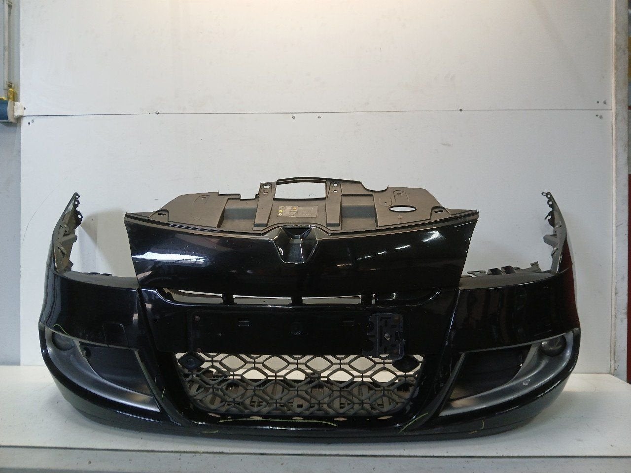 Bumper voor Renault Mégane, Onderdelen@venauto.nl, Van der Ven Autorecycling B.V., Ettenseweg 76, 4706 PB Roosendaal, The Netherlands