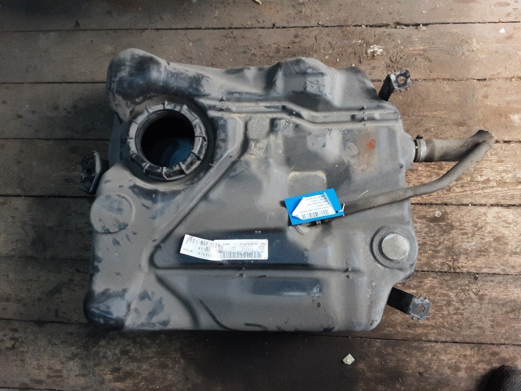 RESERVOIR CARBURANT Ford Focus C-Max (01-2003/03-2007), Henry-Ford-Straße  1
50735  Köln, DE, Ford-Werke GmbH, Kunden@ford.com