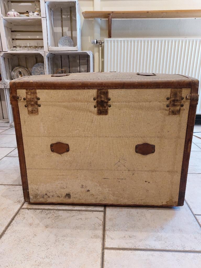 Malle de voyage MOYNAT, Enlèvement