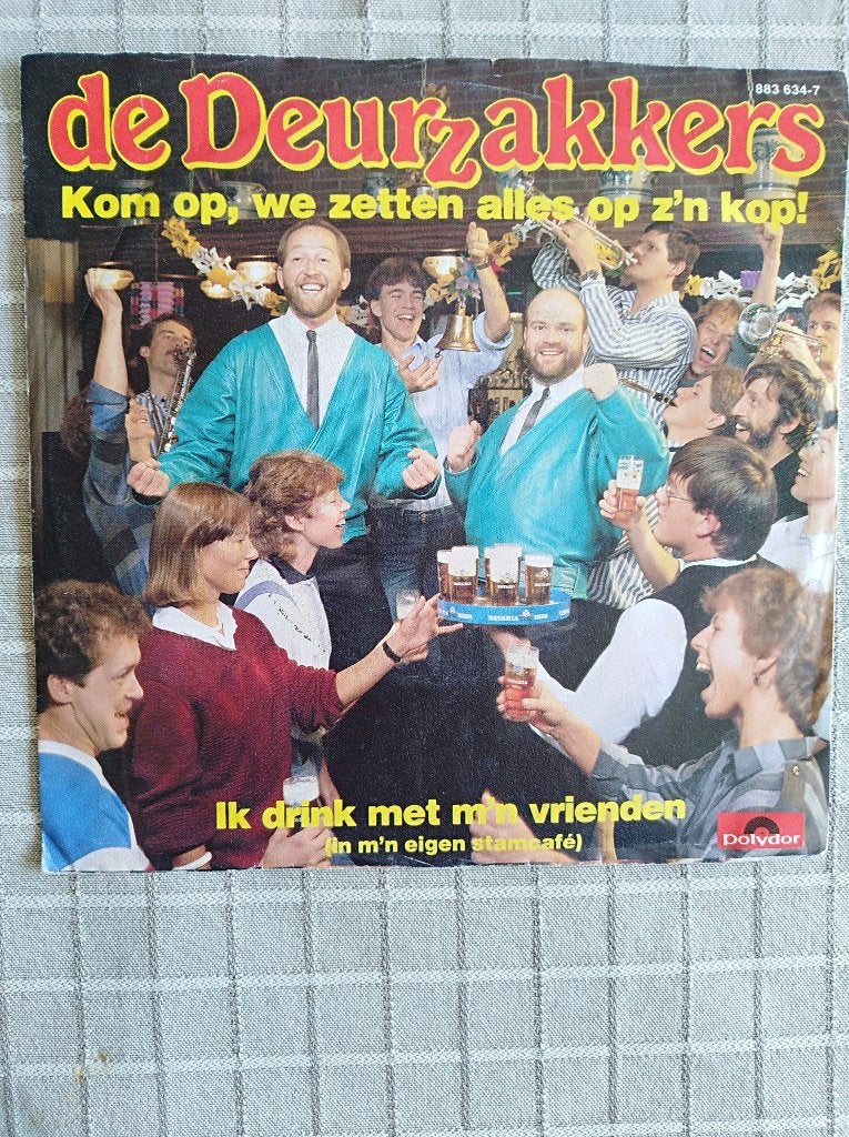 DE DEURZAKKERS: "Kom op, we zetten alles op z'n kop!"/ + SET, Cd's en Dvd's, Fotohoes, Ophalen of Verzenden