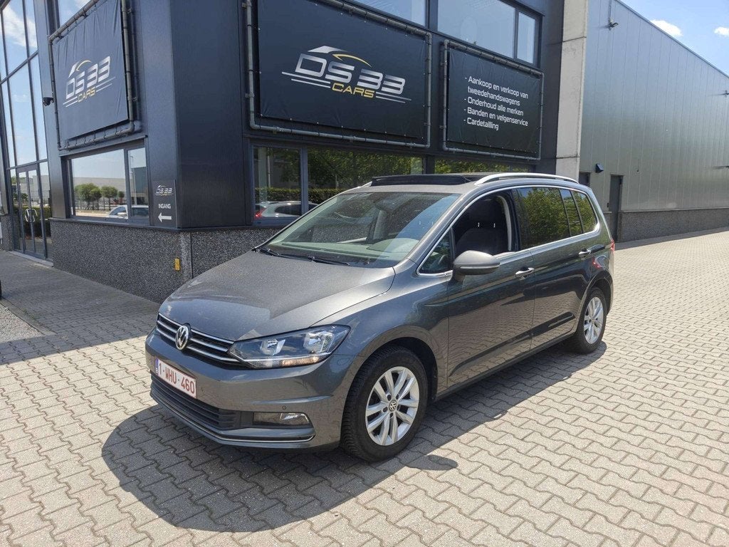 Volkswagen Touran 7-ZIT/AUTOMAAT/PANO/TREKHAAK/CAM/ACC, Auto's, Volkswagen, 110 kW, 4 cilinders, Alcantara, Bedrijf