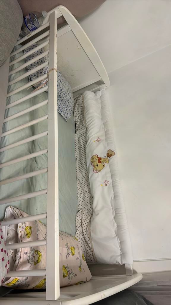 Baby bed Geratis, Huis en Inrichting, Ophalen, Zo goed als nieuw