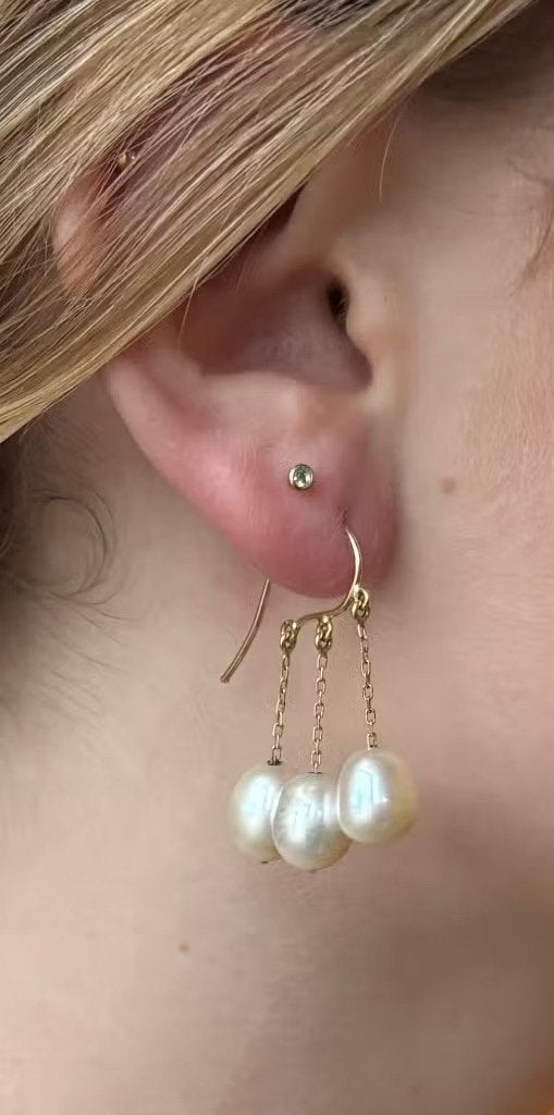 Parel oorbellen 18k gouden exclusief set dames, Hangers, Ophalen of Verzenden, Zo goed als nieuw, Met edelsteen