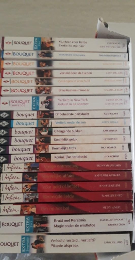 Harlequinreeks: Bouquet en Intiem, Ophalen of Verzenden, Zo goed als nieuw, Nederland