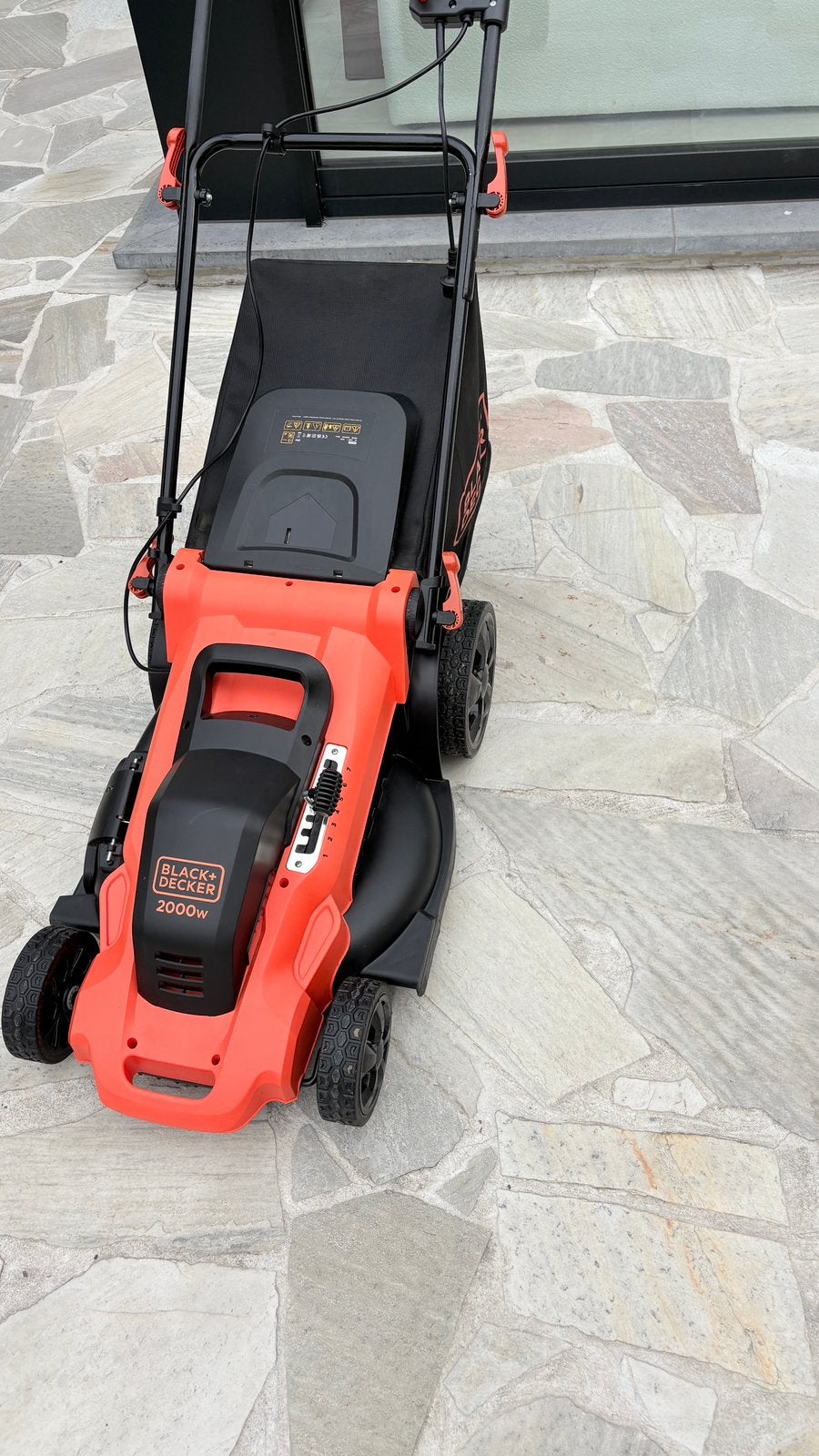Tondeuse à gazon électrique Black & Decker LM2000-Qs, Jardin & Terrasse, Tondeuses à gazon, Enlèvement, Comme neuf, Tondeuses à gazon électriques
