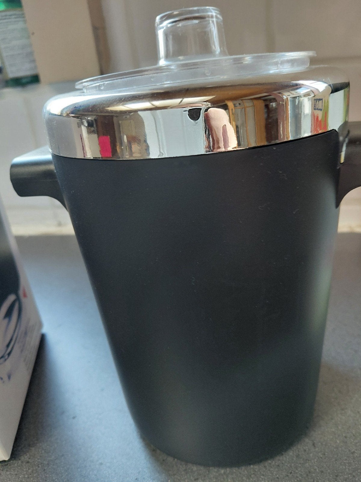 Nieuwe ijsemmer, Ophalen