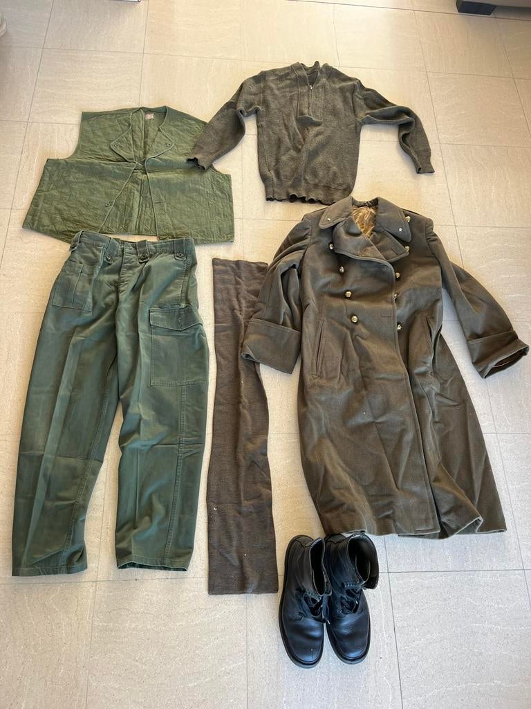 Vêtements militaires vintage, Enlèvement, Porté