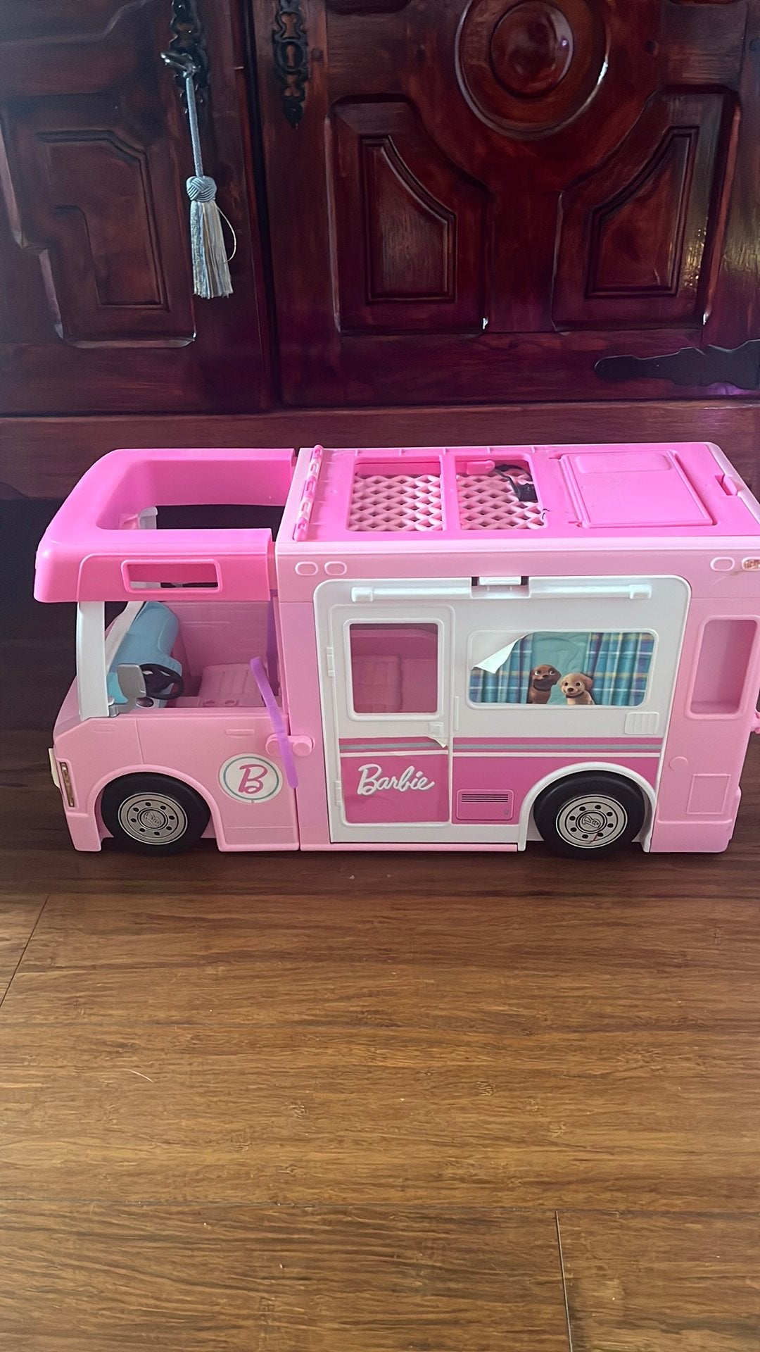 Barbie bus, Enfants & Bébés, Jouets | Maisons de poupées, Enlèvement, Utilisé