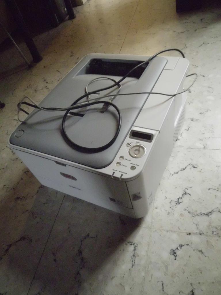 oki C30dn laser kleuren printer, Computers en Software, Ophalen, Gebruikt, Kleur printen, Printer