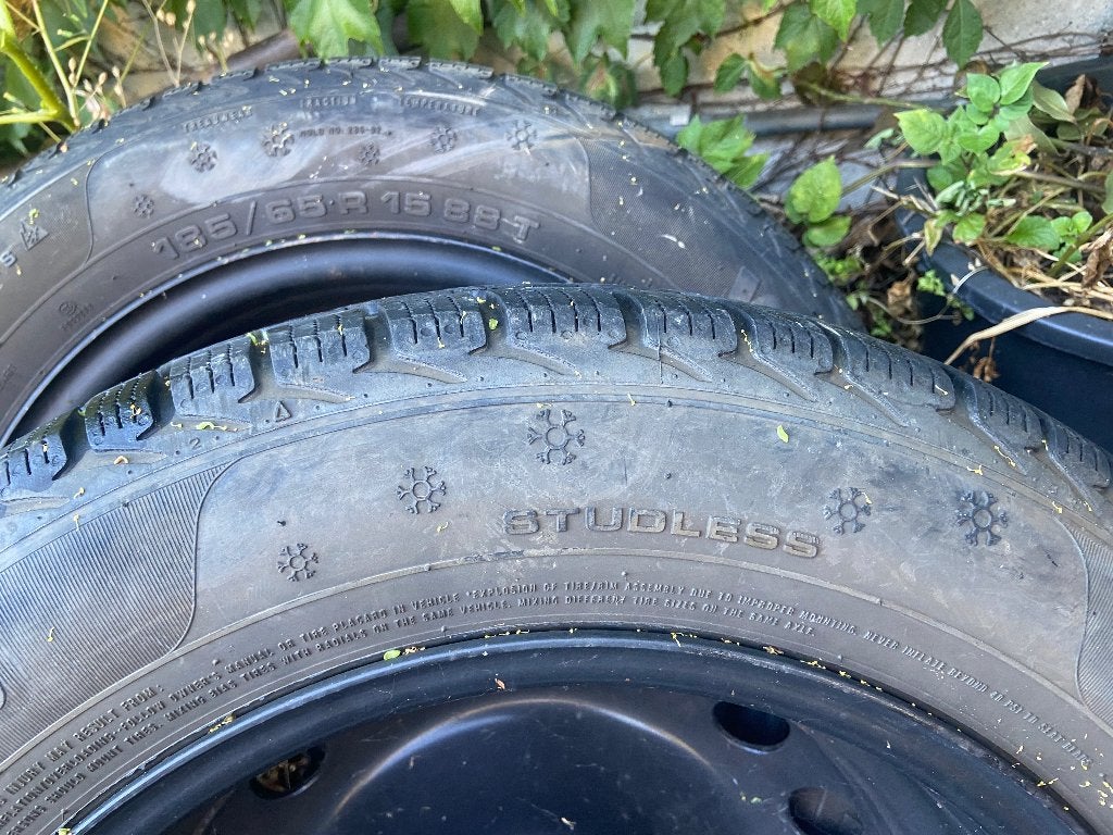 4 Pneus sur Jantes Achilles Winter 101x 185/65 R, Autos : Pièces & Accessoires, Pneus & Jantes, 15 pouces, Pneus hiver, Véhicule de tourisme