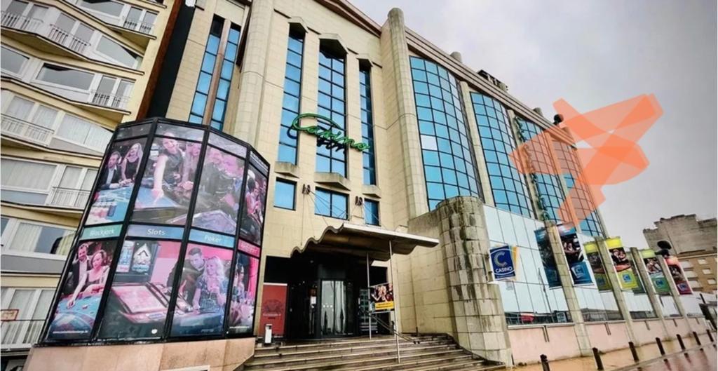 Blankenberge appartement met zeezicht zicht naast de casino, Immo