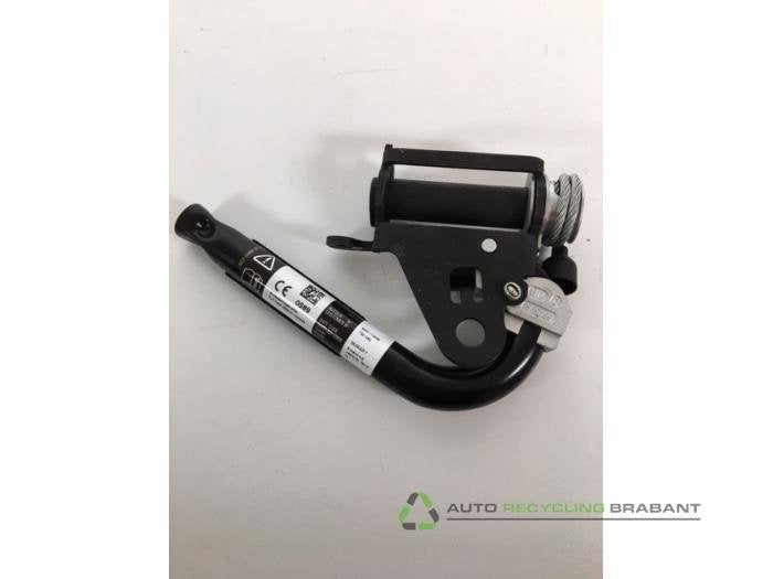 Tendeur de ceinture droit d'un BMW 5-Serie, -, 3 mois de garantie, Utilisé, -
