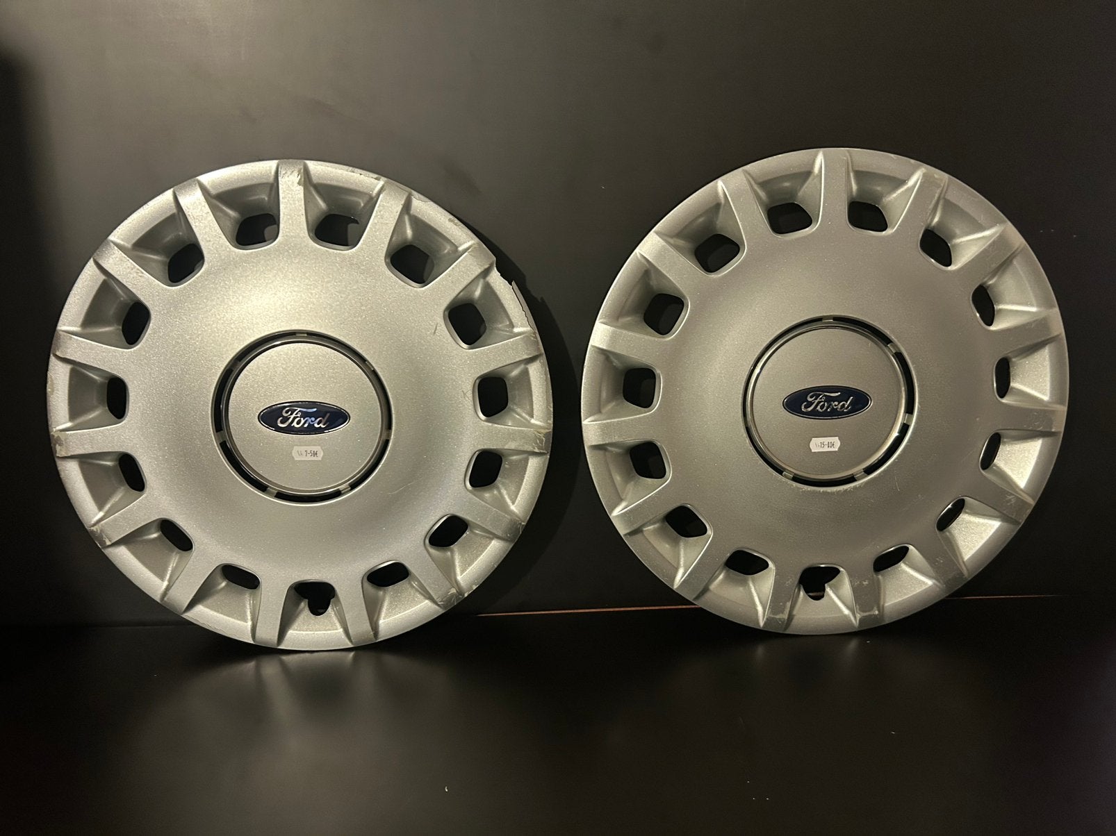 2 originele Ford fiesta focus mondeo 15" wieldoppen, Ophalen of Verzenden, Gebruikt