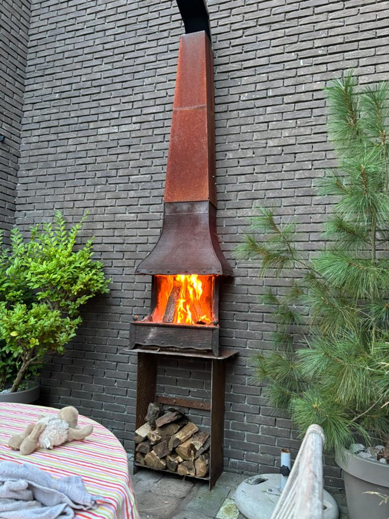 Mooie tuinhaard op tafeltje, Tuin en Terras, Tuinhaarden, Ophalen, Zo goed als nieuw