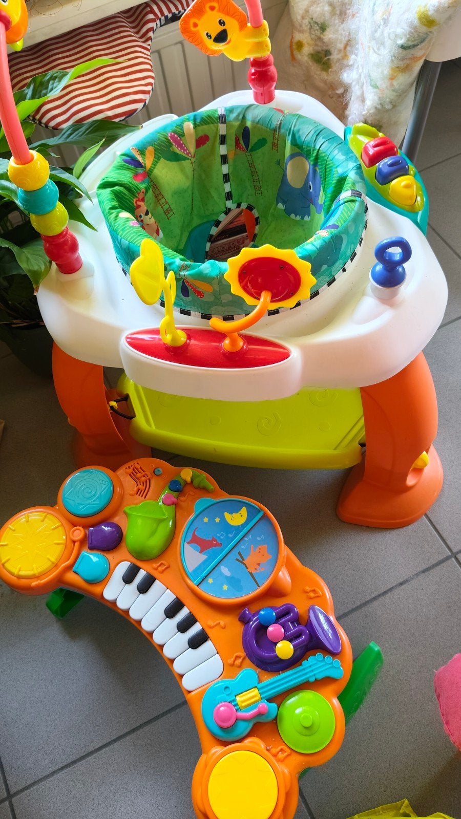 centre de découverte pour bébés, bébé s'y accroche, de nombr, Enlèvement, Comme neuf