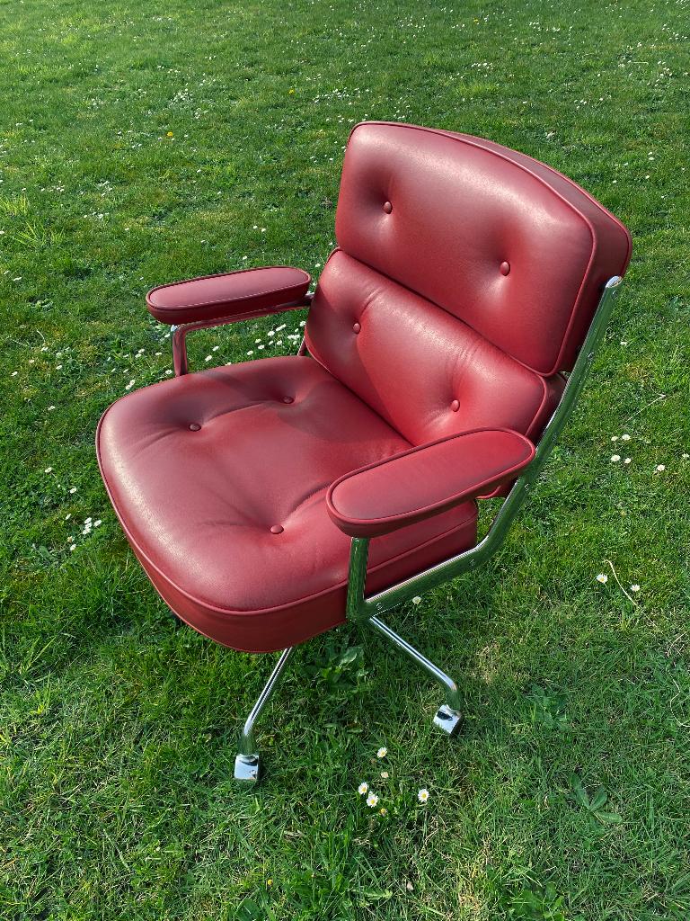 Eames ES 104 LObby Chair Bordeau rood, Huis en Inrichting, Bureaustoelen, Zo goed als nieuw, Bureaustoel, Rood, Ergonomisch, Ophalen