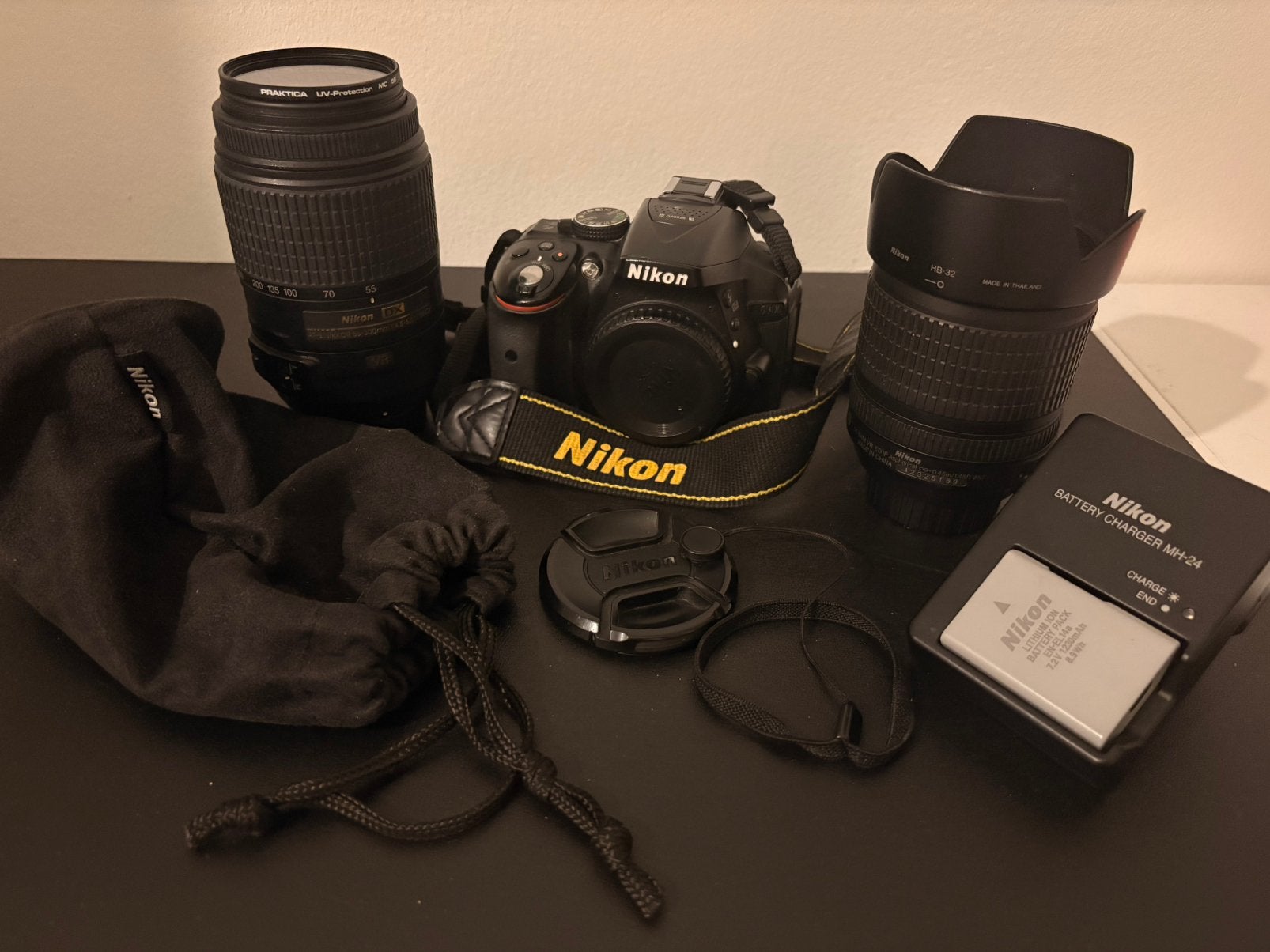 Nikon D5300 + 2 lenzen + 1 batterij, Audio, Tv en Foto, Ophalen, Gebruikt, Nikon, Zonnekap