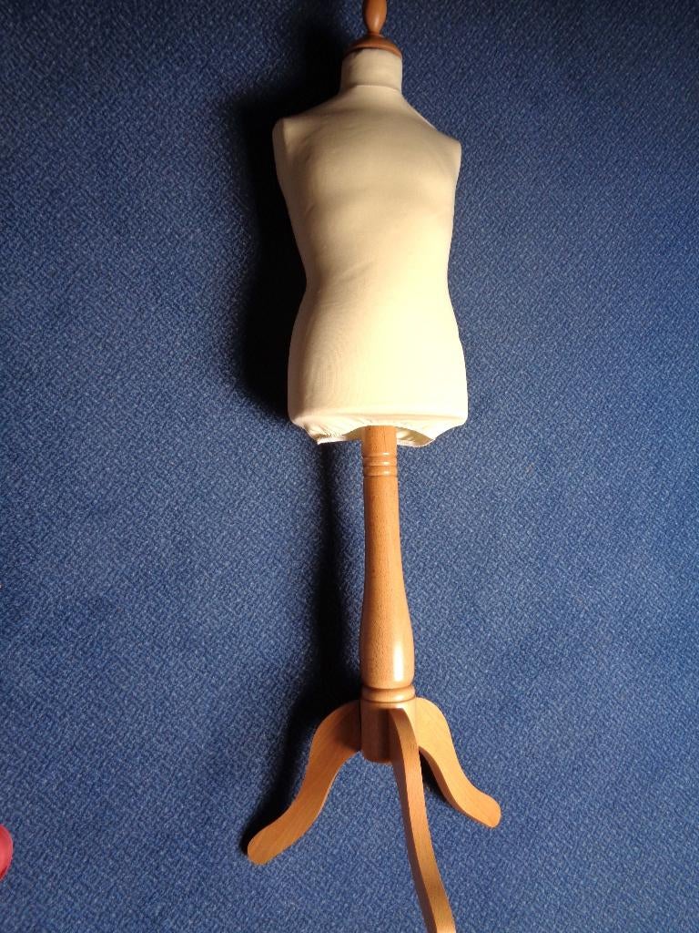 Mannequin de couture bébé., Hobby & Loisirs créatifs, Couture & Fournitures, Utilisé, Mannequin, Envoi