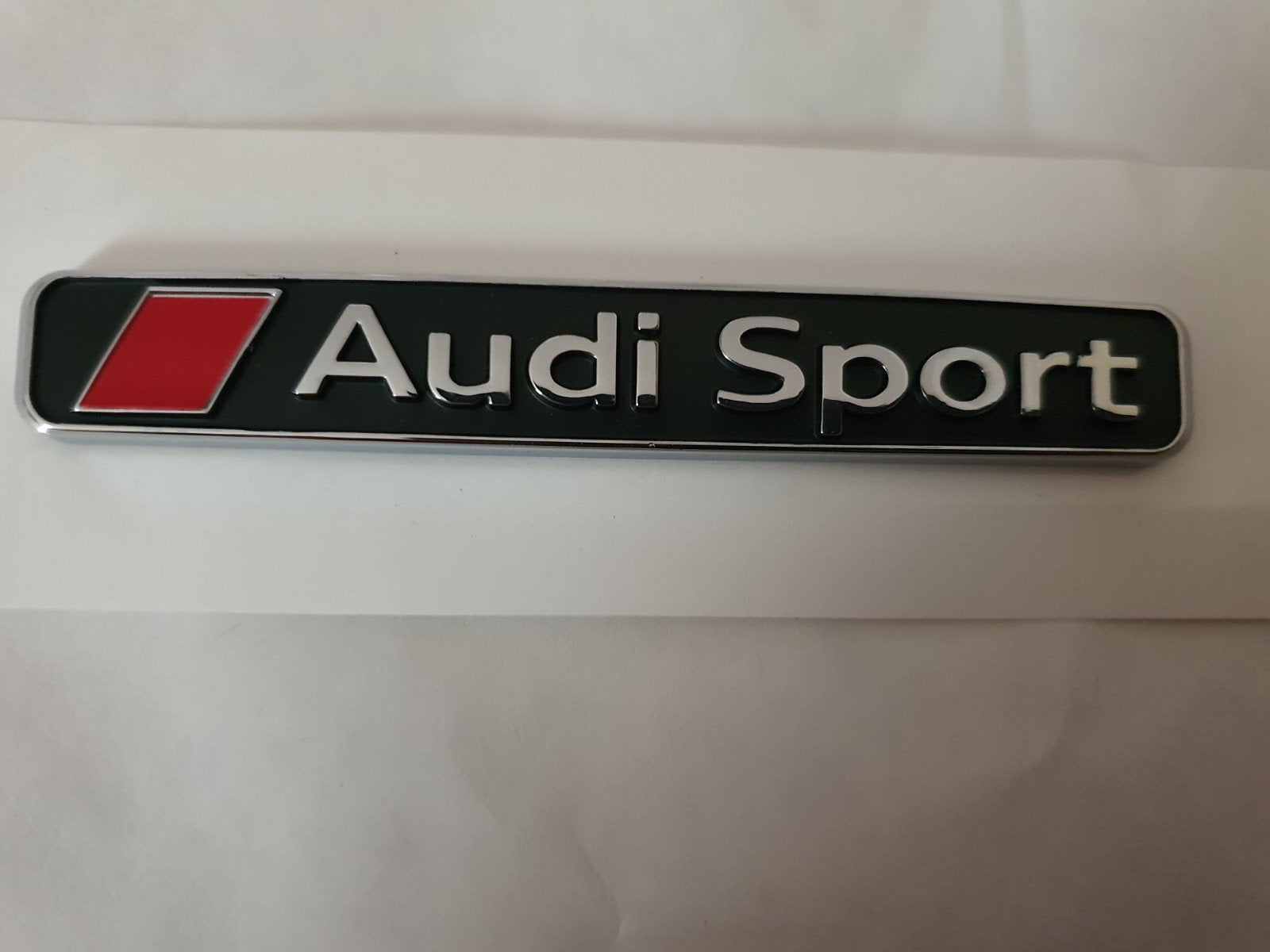 Logo Audi Sport pour coffre , chromé ou noir, Autos : Divers, Autocollants de voiture, Enlèvement ou Envoi