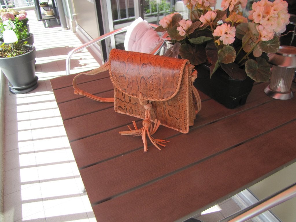 SACOCHE AFRICAINE EN PEAU DE SERPENT, Enlèvement ou Envoi, Neuf, Beige, Sac à main