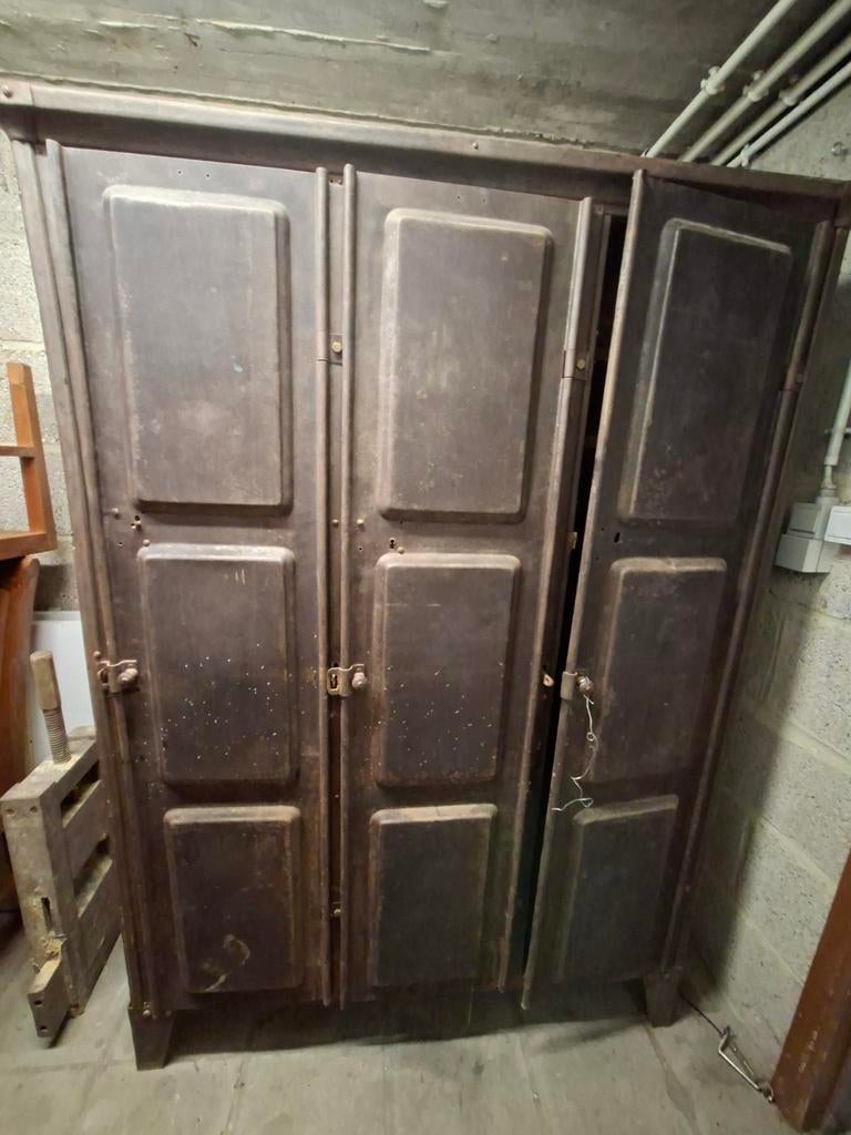 Armoire casier vetements, Enlèvement