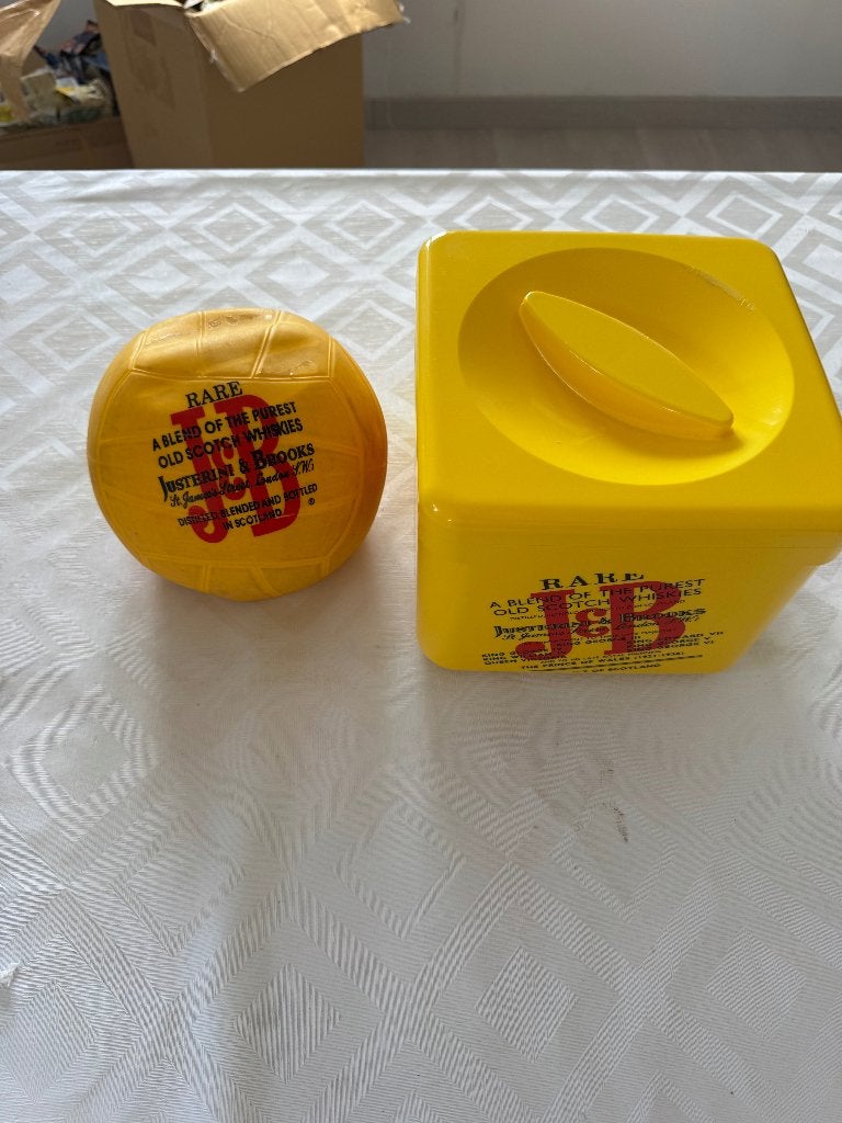 Vintage J&B Whisky reclame set –  ijsemmer + promo voetbal, Verzamelen, Ophalen, Zo goed als nieuw, Overige typen