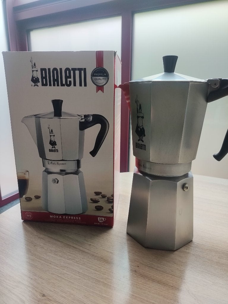 Bialetti 18 kops espressoapparaat., Café moulu, Machine à espresso, Comme neuf, Enlèvement