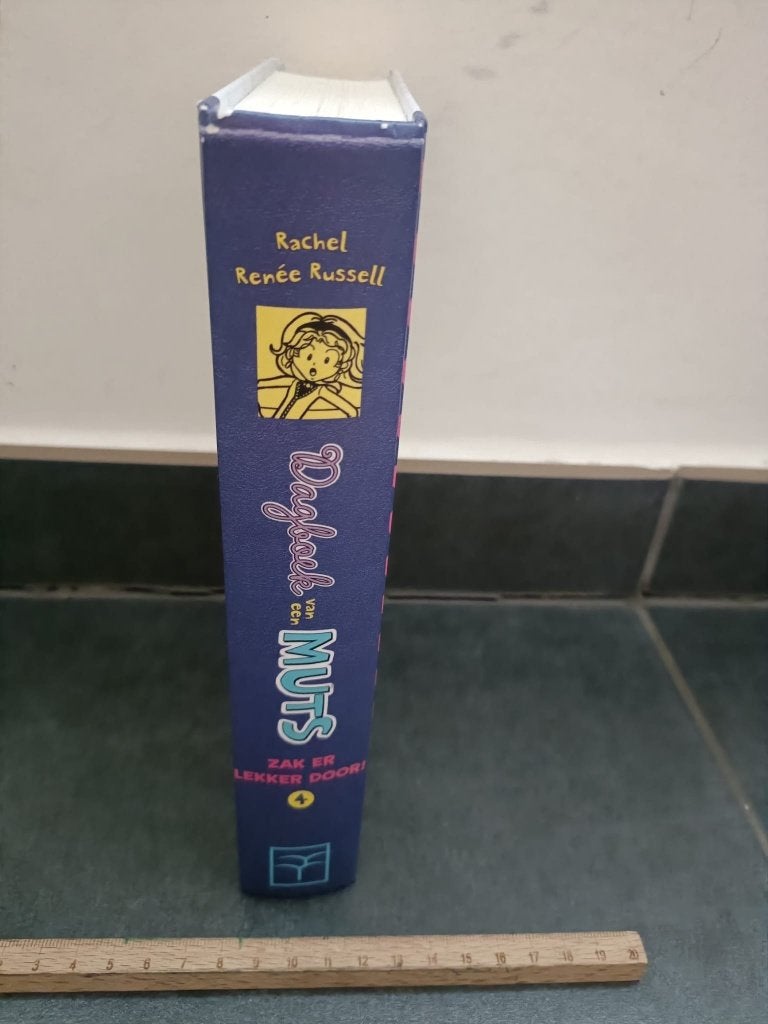 boeken, Eén stripboek, Rachel Reneé Russel, Ophalen, Gelezen