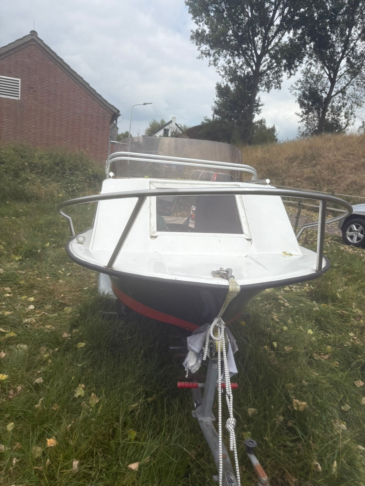 Bootje met trailer, Watersport en Boten, Motorboten en Motorjachten, Ophalen, Gebruikt, Kajuitboot, Buitenboordmotor