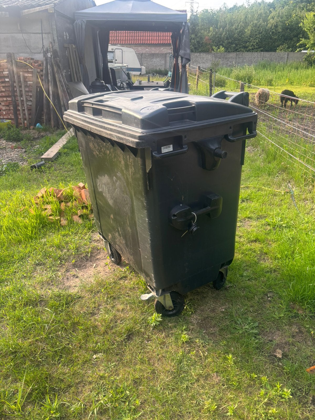 Container, Ophalen, Zo goed als nieuw
