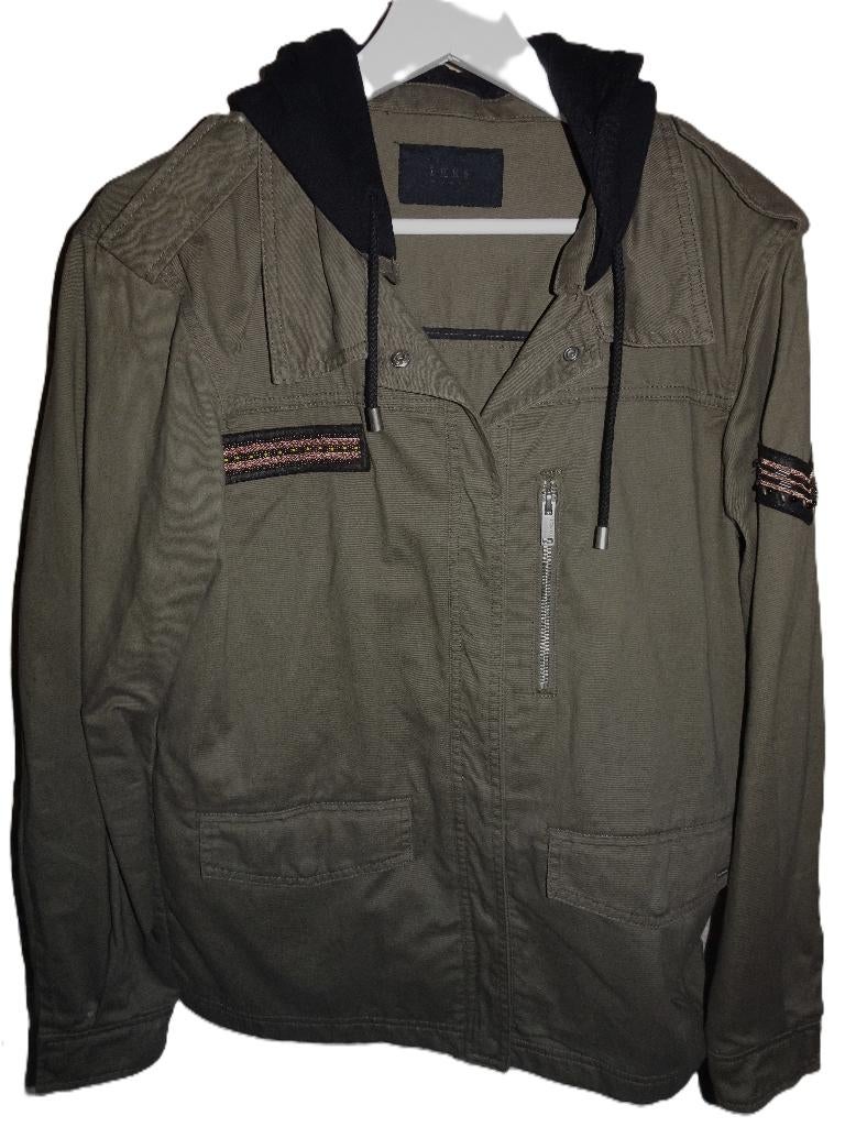 veste IKKS broderie au dos S  impeccable modèle avec capuche, IKKS, Enlèvement, Comme neuf, Vert