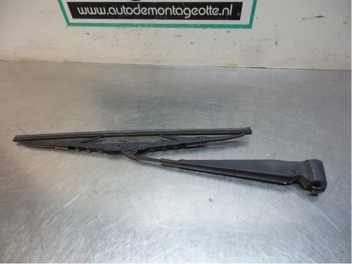 Bras essuie-glace arrière d'un Volkswagen Passat (Passat 88, Volkswagen, -, Utilisé, -