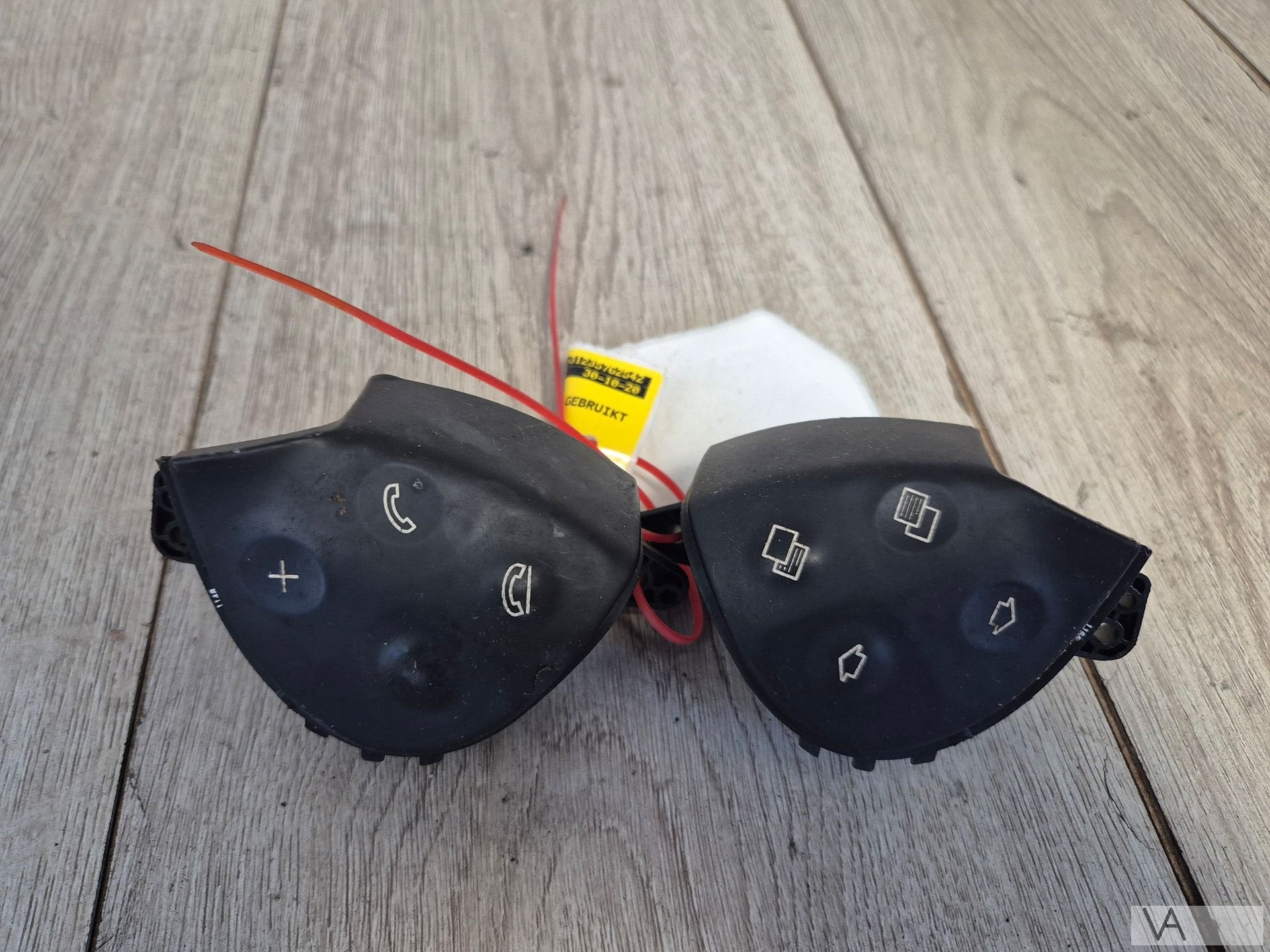Knoppen op stuur airbag van Mercedes E klasse W211 set €30, Auto-onderdelen, Gebruikt, -, Ophalen of Verzenden, -