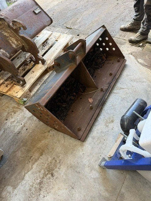 Bac de Curage JCB 120cm, Enlèvement