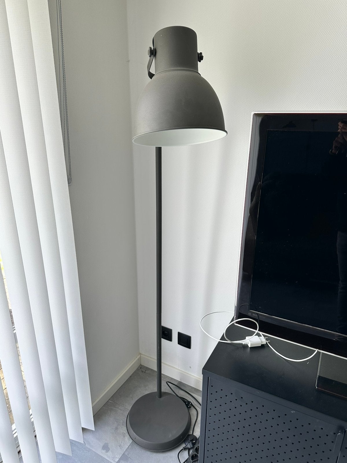 Moderne staande vloerlamp – antraciet, Ophalen, Zo goed als nieuw