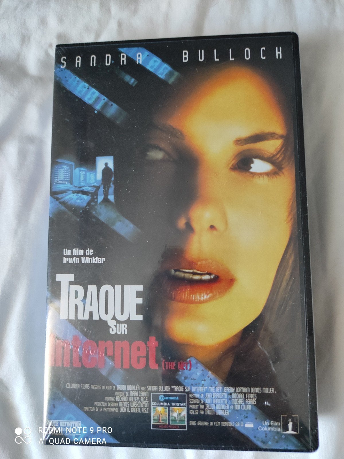 Cassette vidéo neuve sous blister, Enlèvement