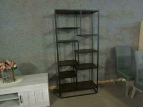 Nieuw massieve boekenrek 440 euro., Ophalen, Nieuw