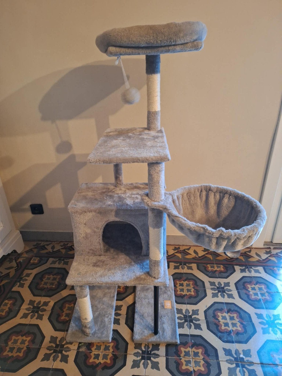 Arbre pour chat très peux servir, Enlèvement