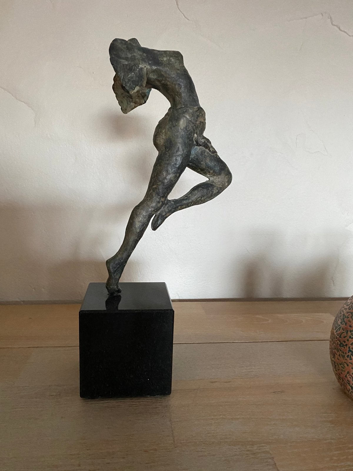 Bronzen beeld Rietje Geurts, Ophalen