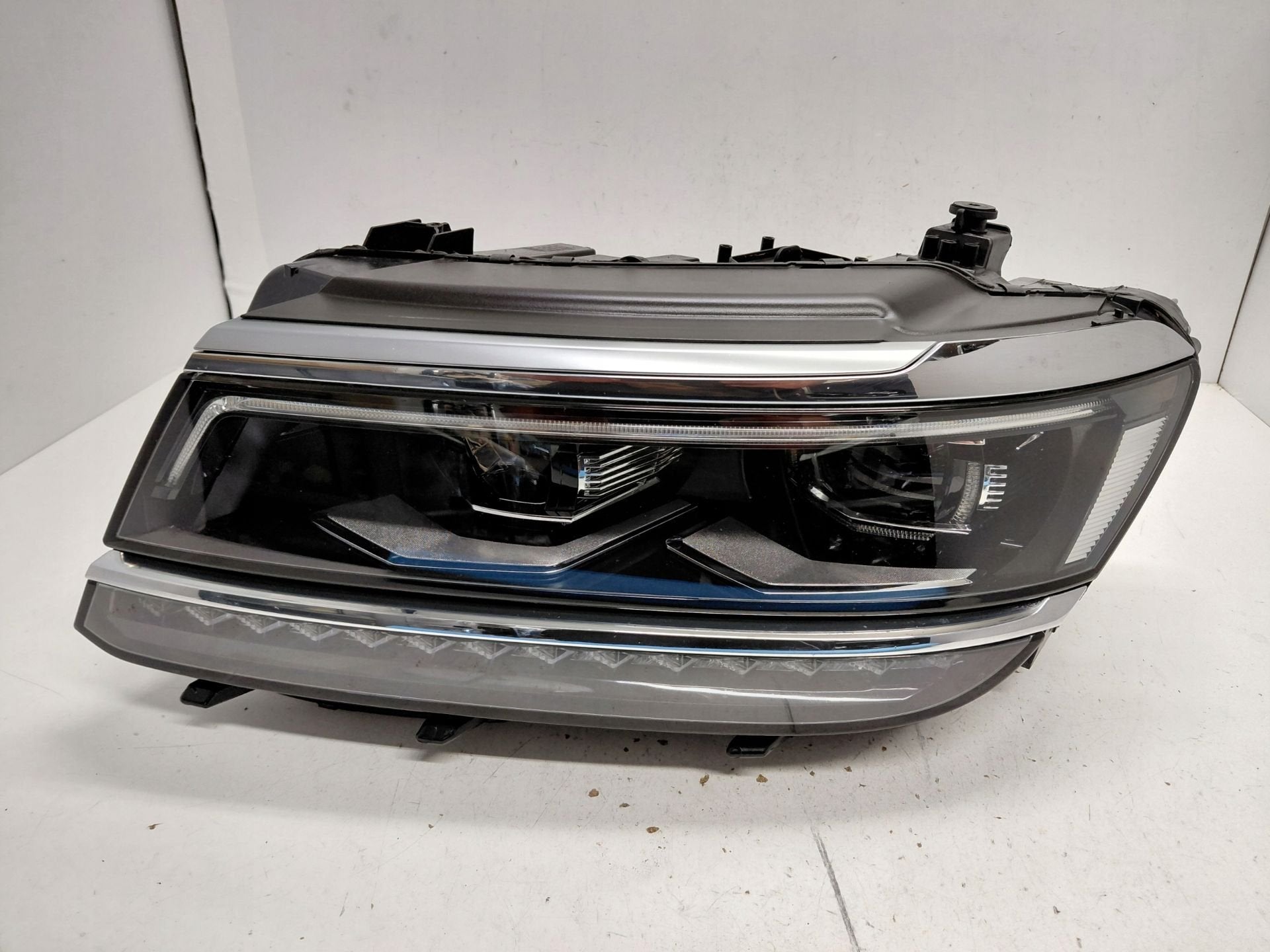 VOLKSWAGEN Tiguan II Koplamp Links VW, Gebruikt, Volkswagen, Volkswagen AG, Vw@volkswagen.de