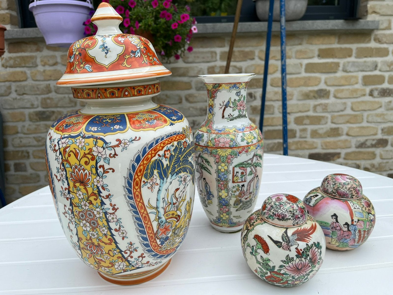 Twee Chinese vazen en twee potjes., Antiek en Kunst, Ophalen