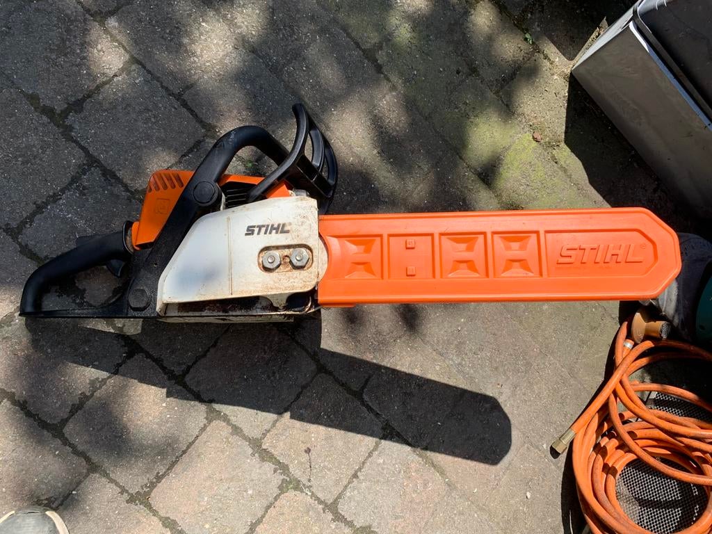 Tronçonneuse stihl, Enlèvement, Comme neuf