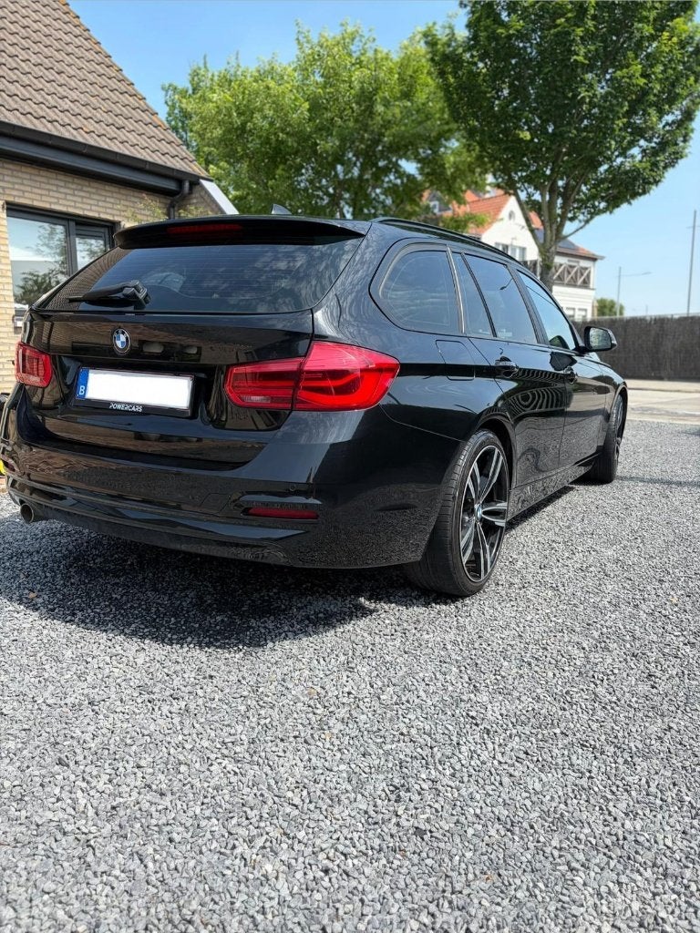 BMW 318i, Auto's, Automaat, Zwart, Break, 5 deurs