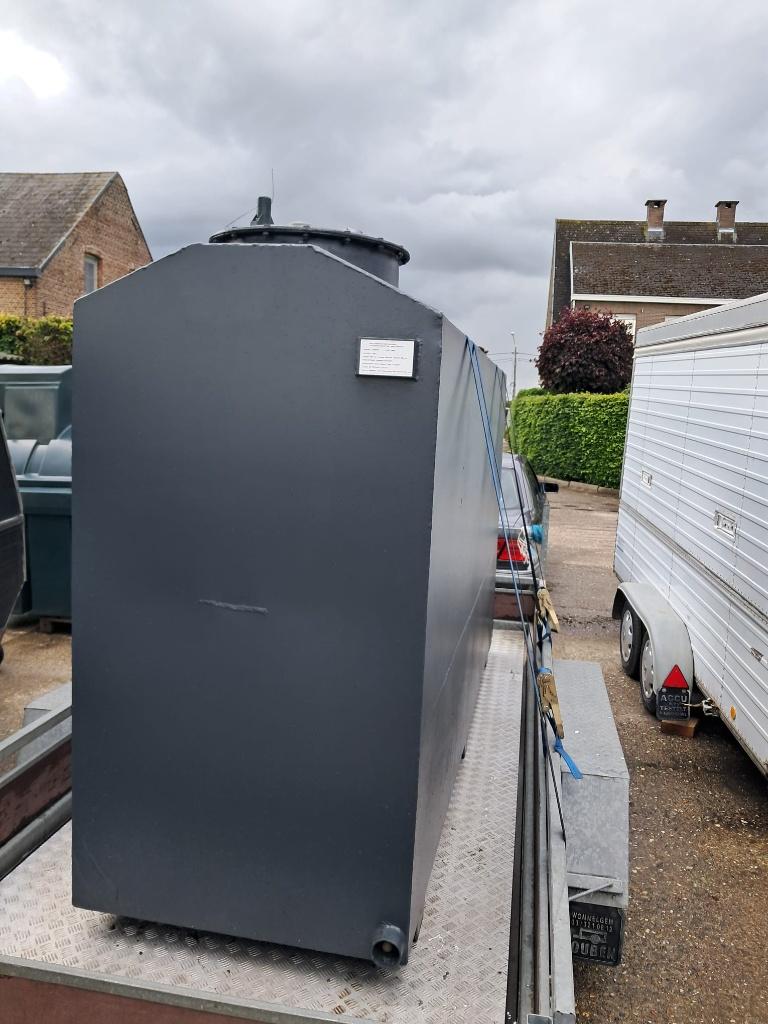 Mazouttank dubbelwandig 4000 liter uitgekuist met attest., Enlèvement